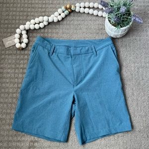 Like New!! Men’s All In Motion Blue Golf Shorts - Size 32